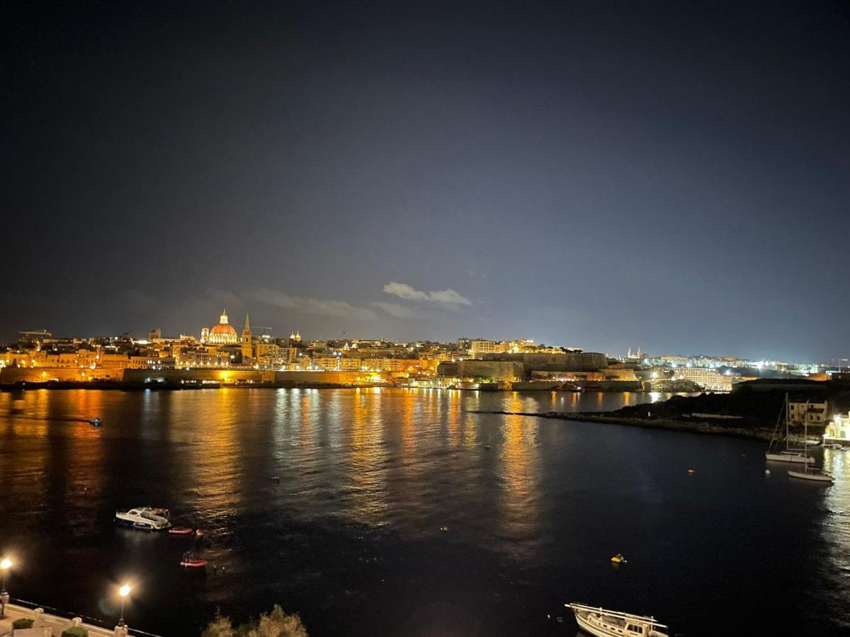 Sliema Seaview Apartment- Valletta Views - Apt 8, 49 Tigne Point Mansions Exterior photo